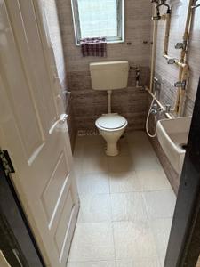 Bathroom Image of 526 Sq.ft 1 BHK Apartment / Flat for rent in Swaraj Homes Bhagwan Singh Apartment, Mahim Mumbai for Rs. 60000