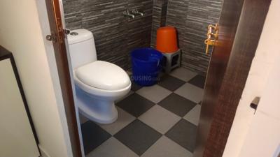 Bathroom Image of 600 Sq.ft 1 RK Studio for rent in Puthenangady Kottayam for Rs. 14000