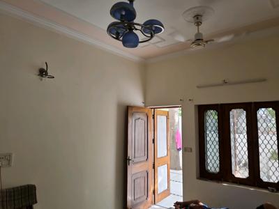 Bedroom Image of 4190 Sq.ft 4 BHK Independent House for rent in Janakpuri New Delhi for Rs. 125000