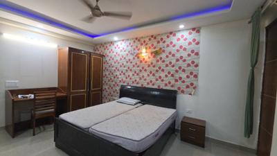 Bedroom Image of 1800 Sq.ft 3.5 BHK Builder Floor for rent in Freedom Fighters Enclave New Delhi for Rs. 75000
