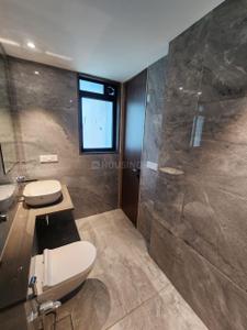 Image of 1350 Sq.ft 3 BHK Apartment / Flat for sale in Bandra West, Mumbai for Rs. 92000000