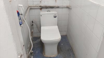 Bathroom Image of 550 Sq.ft 1 BHK Apartment / Flat for rent in Rajat Rashmi Apartment, Koregaon Park Pune for Rs. 32000