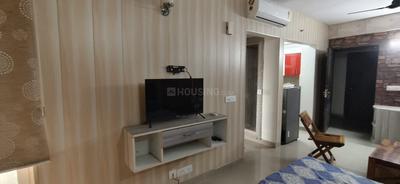 Bedroom Image of 494 Sq.ft 1 RK Apartment / Flat for rent in Logix Blossom Zest, Sector 143 Noida for Rs. 22950