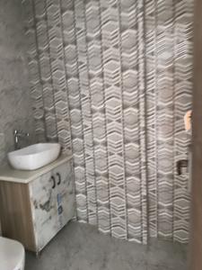 Common Bathroom Image of 3050 Sq.ft 4 BHK Apartment / Flat for sale in CGHS Golden Crest, Sector 52 Gurgaon for Rs. 31000000