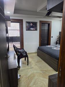 Bedroom Image of 1350 Sq.ft 4 BHK Builder Floor for sale in Laxmi Nagar New Delhi for Rs. 15500000