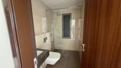 Image of 1048 Sq.ft 3 BHK Apartment / Flat for sale in Piramal Mahalaxmi South Tower, Worli, Mumbai for Rs. 79000000