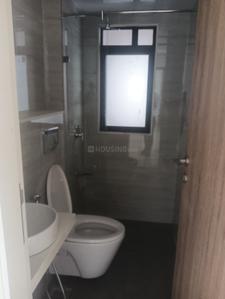 Bathroom Image of 900 Sq.ft 2 BHK Apartment / Flat for rent in Ruparel Ariana, Wadala Mumbai for Rs. 125000