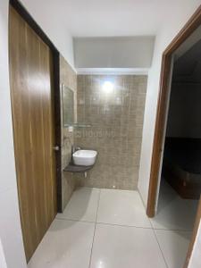 Bathroom Image of 1572 Sq.ft 2 BHK Apartment / Flat for sale in Rajeshri Maruti Amrakunj 3, Sargasan Gandhinagar for Rs. 7500000