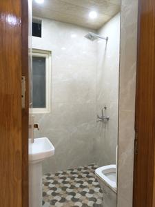 Common Bathroom Image of 1300 Sq.ft 3 BHK Builder Floor for sale in Indirapuram Ghaziabad for Rs. 8000000