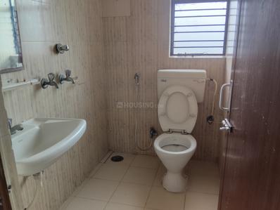 Bathroom Image of 834 Sq.ft 2 BHK Apartment / Flat for sale in Mukundapur Kolkata for Rs. 7500000