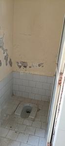 Bathroom Image of 1350 Sq.ft 1.5 BHK Independent House for rent in Nikol Ahmedabad for Rs. 15000