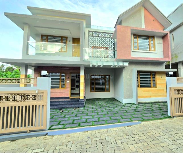 Kuzhivelippady Main Image 1