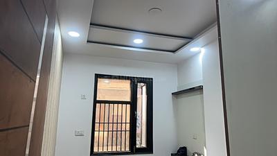 Bedroom Image of 750 Sq.ft 3 BHK Builder Floor for sale in Sector 5 Rohini New Delhi for Rs. 8200000