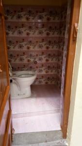 Bathroom Image of 180 Sq.ft 1 RK Apartment / Flat for rent in Bade Kajipur Gorakhpur for Rs. 3500