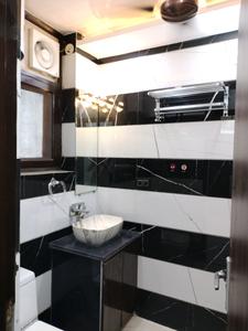 Common Bathroom One Image of 2200 Sq.ft 4 BHK Apartment / Flat for sale in CGHS Guru Apartments, Sector 6 Dwarka New Delhi for Rs. 35800000