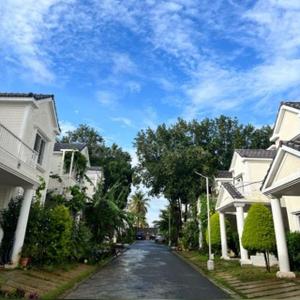 Image of 1810 Sq.ft 3 BHK Villa for rent in Icon Sanctuary, Sarjapur, Bengaluru for Rs. 35000