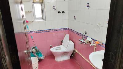 Image of 1300 Sq.ft 3 BHK Apartment / Flat for rent in Shikha Apartments, Patparganj, New Delhi for Rs. 35000