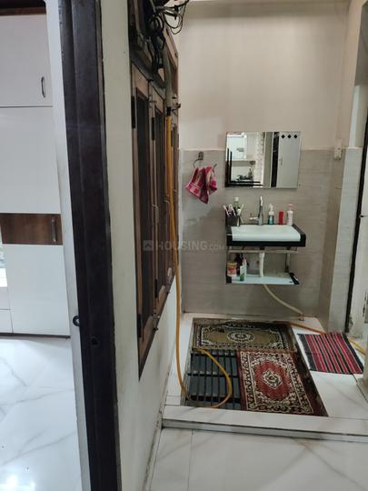 Jhusi Bedroom 1