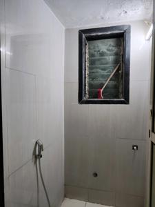 Common Bathroom Image of 500 Sq.ft 1 BHK Apartment / Flat for rent in Jaydeep Prathmesh Towers, Kasarvadavali Thane for Rs. 17555