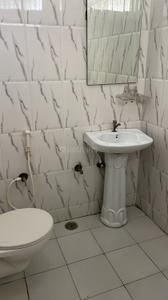 Bathroom Image of 550 Sq.ft 1 RK Studio for rent in Nagla Rambal Agra for Rs. 8000