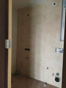 Common Bathroom Image of 1000 Sq.ft 2 BHK Apartment / Flat for rent in Ekta Tripolis, Goregaon West Mumbai for Rs. 88000