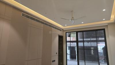 Bedroom Image of 4050 Sq.ft 4 BHK Builder Floor for sale in Model Town New Delhi for Rs. 85500000