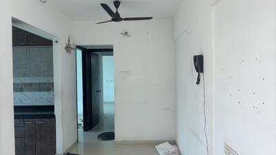 Living Room Image of 800 Sq.ft 2 BHK Apartment / Flat for rent in Om Paraiso, Mothi Desai Gaon Thane for Rs. 21000