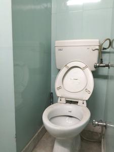 Common Bathroom Image of 1100 Sq.ft 3 BHK Apartment / Flat for sale in Vikaspuri New Delhi for Rs. 15500000