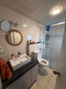 Bathroom Image of 1170 Sq.ft 2 BHK Apartment / Flat for sale in Prestige Kew Gardens, Bellandur Bengaluru for Rs. 25500000