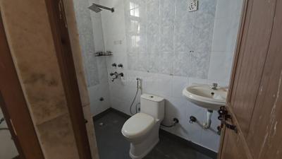 Image of 900 Sq.ft 2 BHK Apartment / Flat for rent in Vinayak Apartment Sector 62, Sector 62, Noida for Rs. 26000