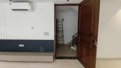 Image of 2000 Sq.ft 4 BHK Builder Floor for sale in Kaushambi, Ghaziabad for Rs. 23000000