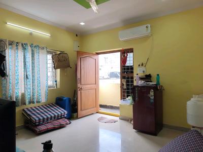 Living Room Image of 1000 Sq.ft 2 BHK Apartment / Flat for sale in Kondapur Hyderabad for Rs. 6700000