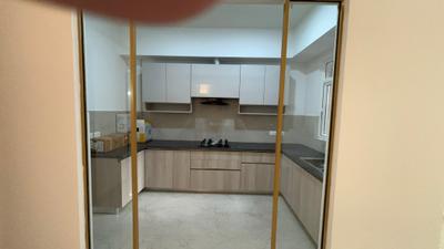 Kitchen Image of 1625 Sq.ft 3 BHK Builder Floor for rent in Smartworld Orchard, Sector 61 Gurgaon for Rs. 60000