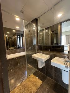 Bathroom Image of 1500 Sq.ft 3 BHK Apartment / Flat for sale in Lodha Park, Lower Parel Mumbai for Rs. 70000000