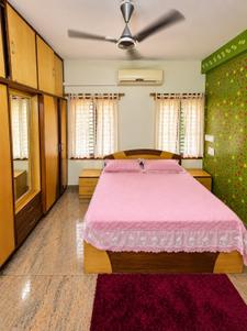 Bedroom Image of 4100 Sq.ft 4 BHK Independent House for rent in Mahadevapura Bengaluru for Rs. 80000