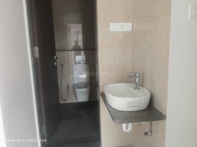 Image of 2020 Sq.ft 4 BHK Apartment / Flat for rent in Kothrud, Pune for Rs. 85000