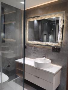 Bathroom Image of 2700 Sq.ft 4 BHK Builder Floor for sale in Sushant Lok Phase 1 Gurgaon for Rs. 40000000