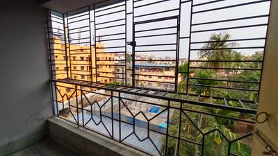 Balcony Image of 1325 Sq.ft 3 BHK Apartment / Flat for sale in Chinar Park Kolkata for Rs. 5900000