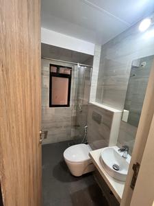 Bathroom Image of 880 Sq.ft 2 BHK Apartment / Flat for rent in Dosti Eastern Bay, Antop Hill Mumbai for Rs. 100000