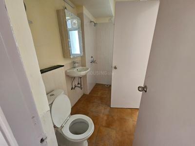 Bathroom Image of 1640 Sq.ft 3 BHK Apartment / Flat for sale in Jaypee Kensington Park Apartments, Sector 133 Noida for Rs. 15000000