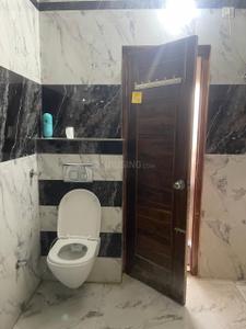 Bathroom Image of 1550 Sq.ft 2.5 BHK Apartment / Flat for rent in Janta Sky Gardens, JLPL Industrial Area Mohali for Rs. 40000