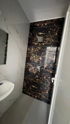 Bathroom Image of 600 Sq.ft 1 RK Builder Floor for rent in DLF Phase 3 Gurgaon for Rs. 20500