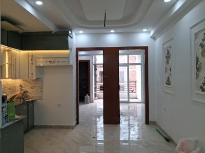 Living Room Image of 1050 Sq.ft 2 BHK Apartment / Flat for sale in Sector 73 Noida for Rs. 4300000