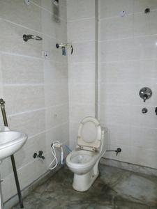 Common Bathroom Image of 1200 Sq.ft 3 BHK Builder Floor for rent in Vikaspuri New Delhi for Rs. 29000