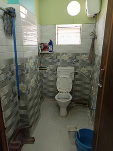 Bathroom Image of 800 Sq.ft 2 BHK Apartment / Flat for rent in Kalyani Nadia for Rs. 12000