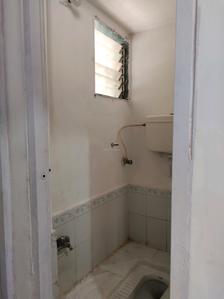 Common Bathroom Two Image of 410 Sq.ft 1 BHK Apartment / Flat for sale in Kandivali West Mumbai for Rs. 7000000