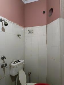 Common Bathroom Image of 500 Sq.ft 2 BHK Builder Floor for sale in Paharganj New Delhi for Rs. 4500000