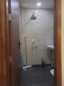 Image of 900 Sq.ft 2 BHK Builder Floor for rent in Vikaspuri, New Delhi for Rs. 32000