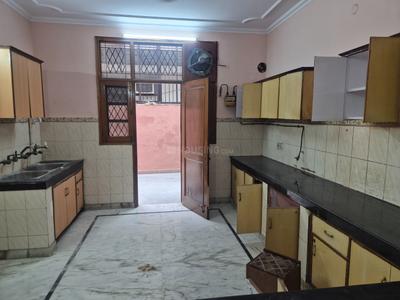 Kitchen Image of 2200 Sq.ft 3 BHK Builder Floor for rent in Sector 41 Noida for Rs. 30000
