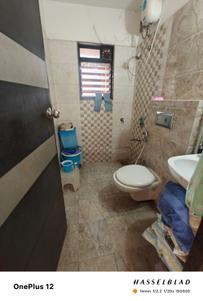 Bathroom Image of 1050 Sq.ft 2 BHK Apartment / Flat for sale in Andheri West Mumbai for Rs. 26000000